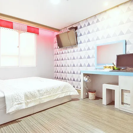 G Hotel