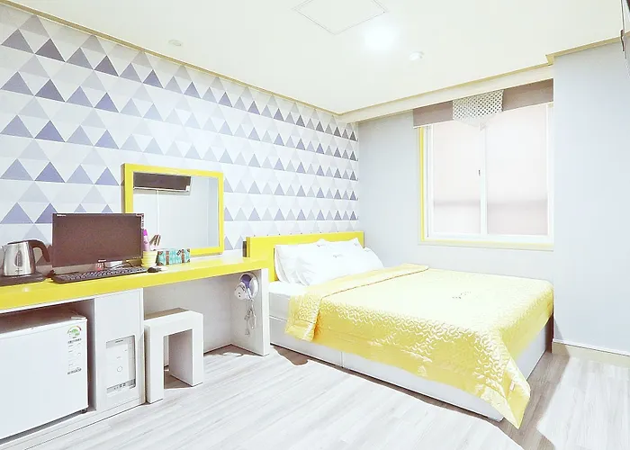 G Hotel